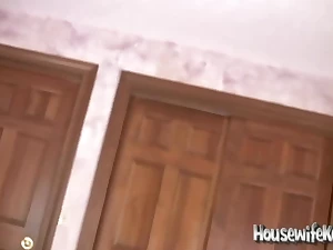 Housewifekelly - Brandi Love Threesome Pt1