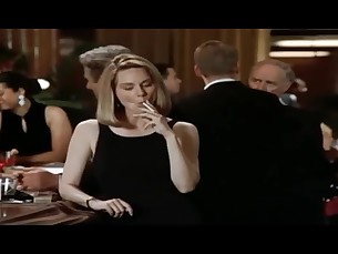 شقراء امرأة سمراء المشاهير جبهة مورو تدخين